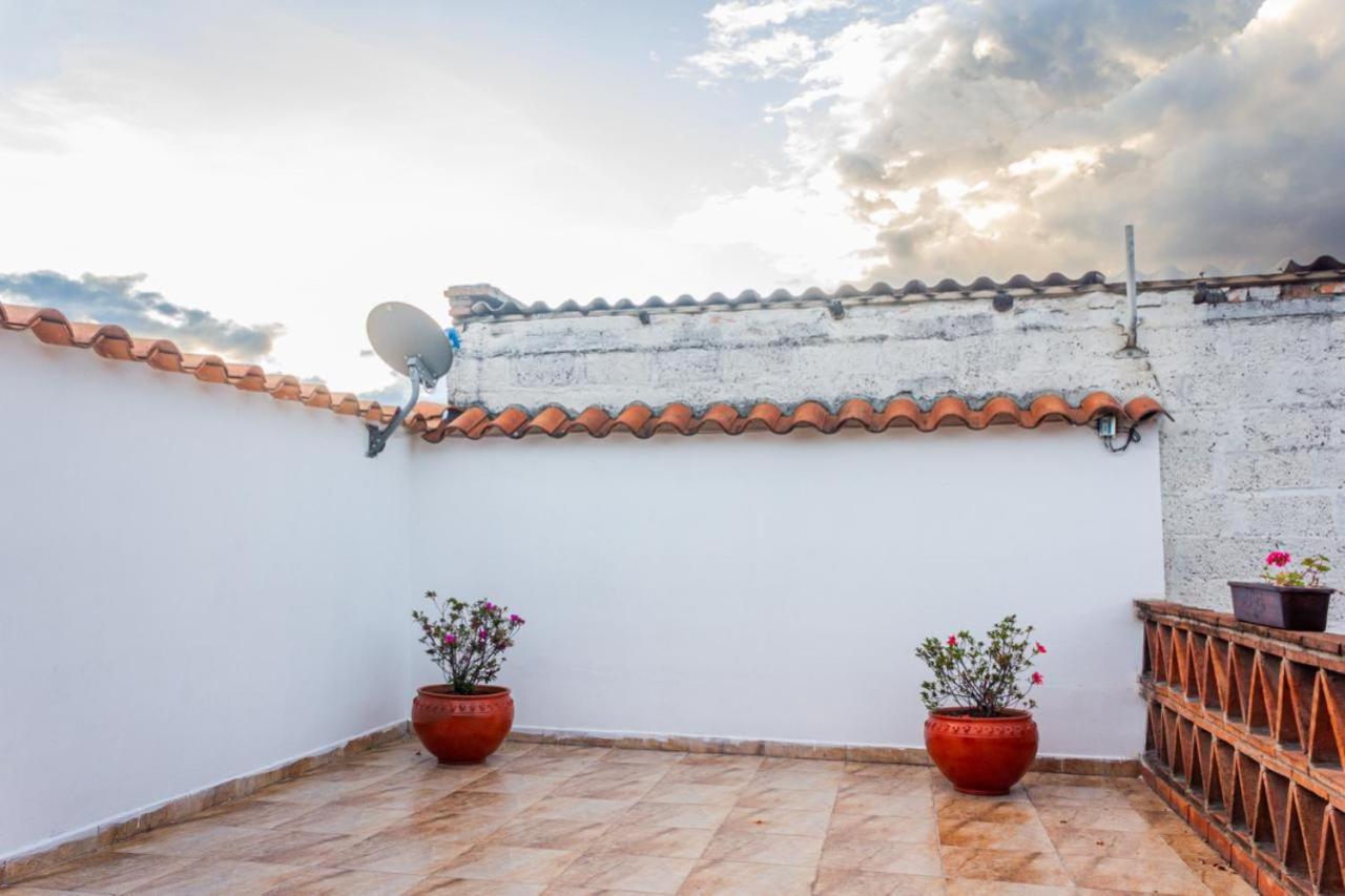 Casa De Las Rosas กูเอ็งกา ภายนอก รูปภาพ