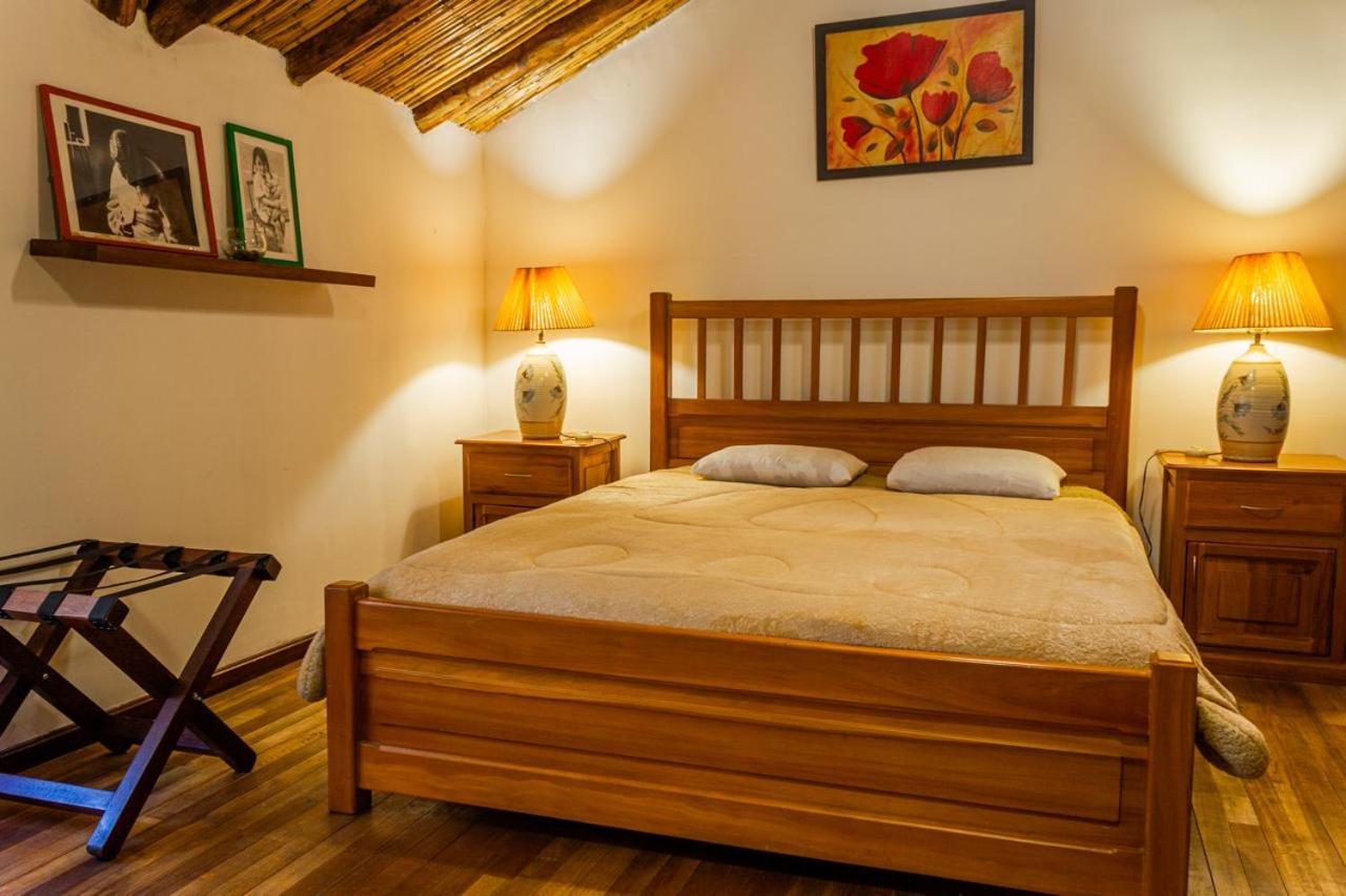 Casa De Las Rosas กูเอ็งกา ภายนอก รูปภาพ